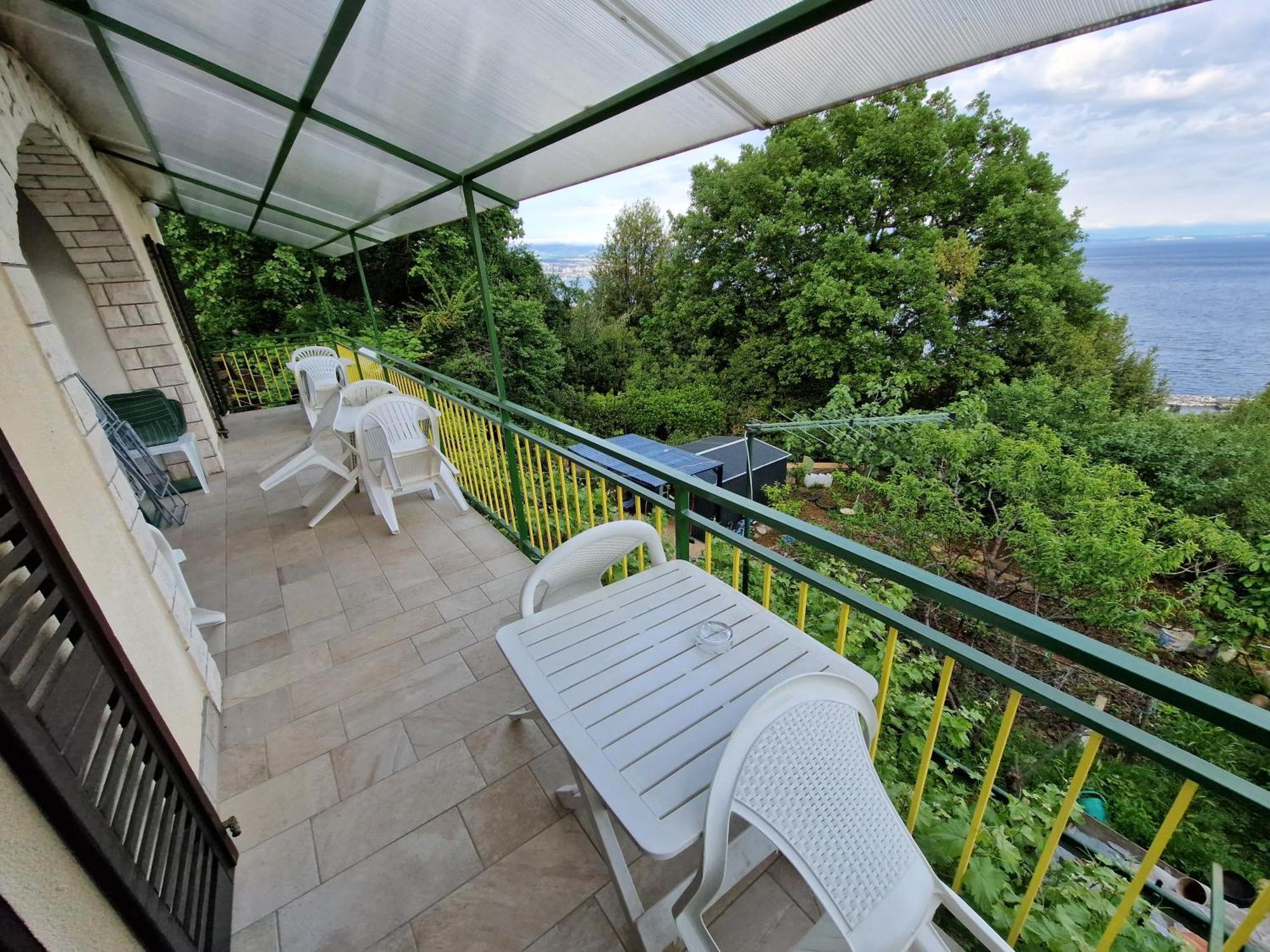 Apartments Zlatko Ičići Rum bild