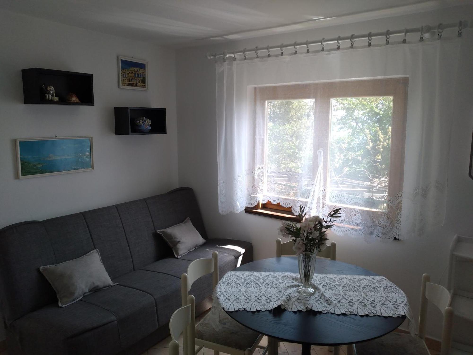 Apartments Zlatko Ičići Rum bild
