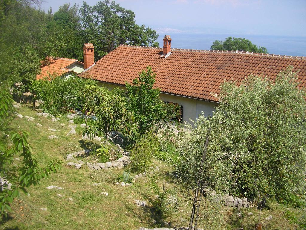Apartments Zlatko Ičići Exteriör bild